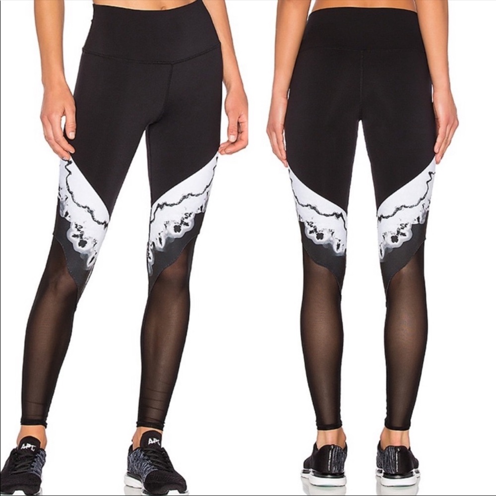 ALO High Waist Verse Legging in Black Zinc